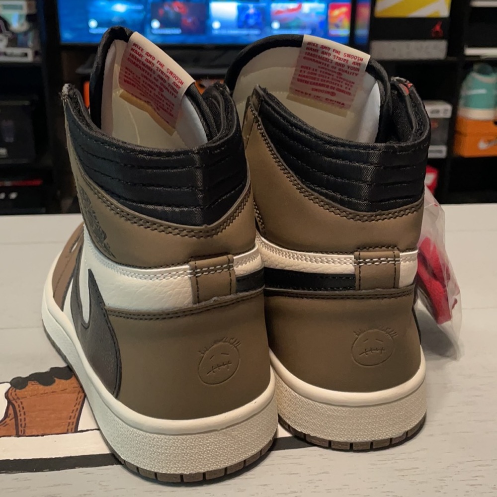 Travis Scott x Air Jordan 1 High UA - Picture 4 of 5